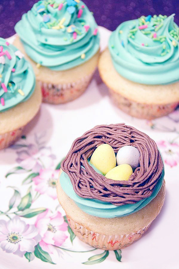 Easy Bird's Nest Easter Cupcakes