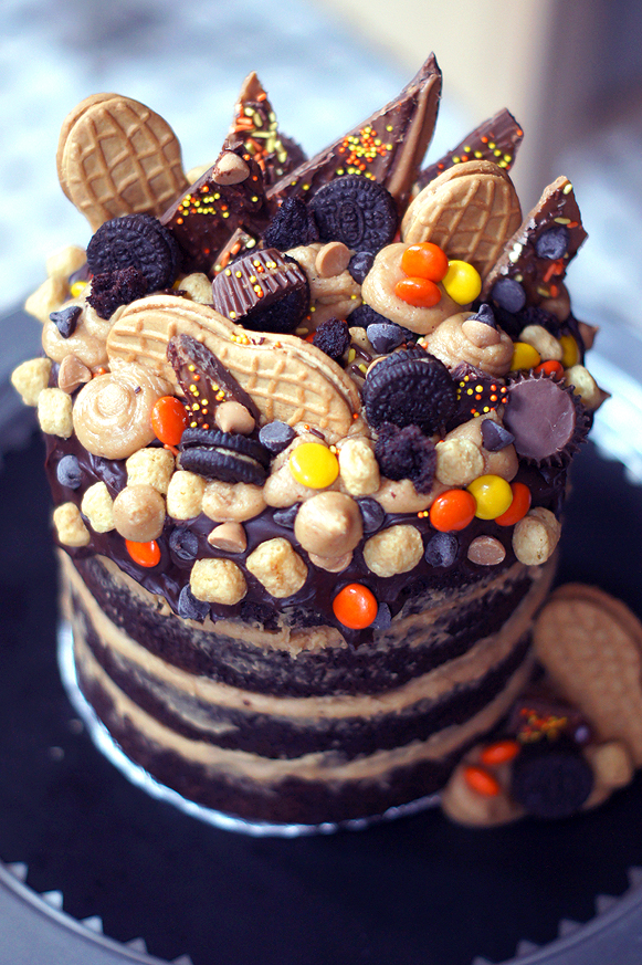 6″ Chocolate and Vanilla chocolate overload drip cake – Yaa's Baked Goods  Galore